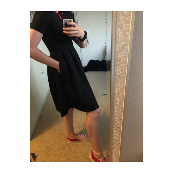 A Black Dress - Picture 3 of 4